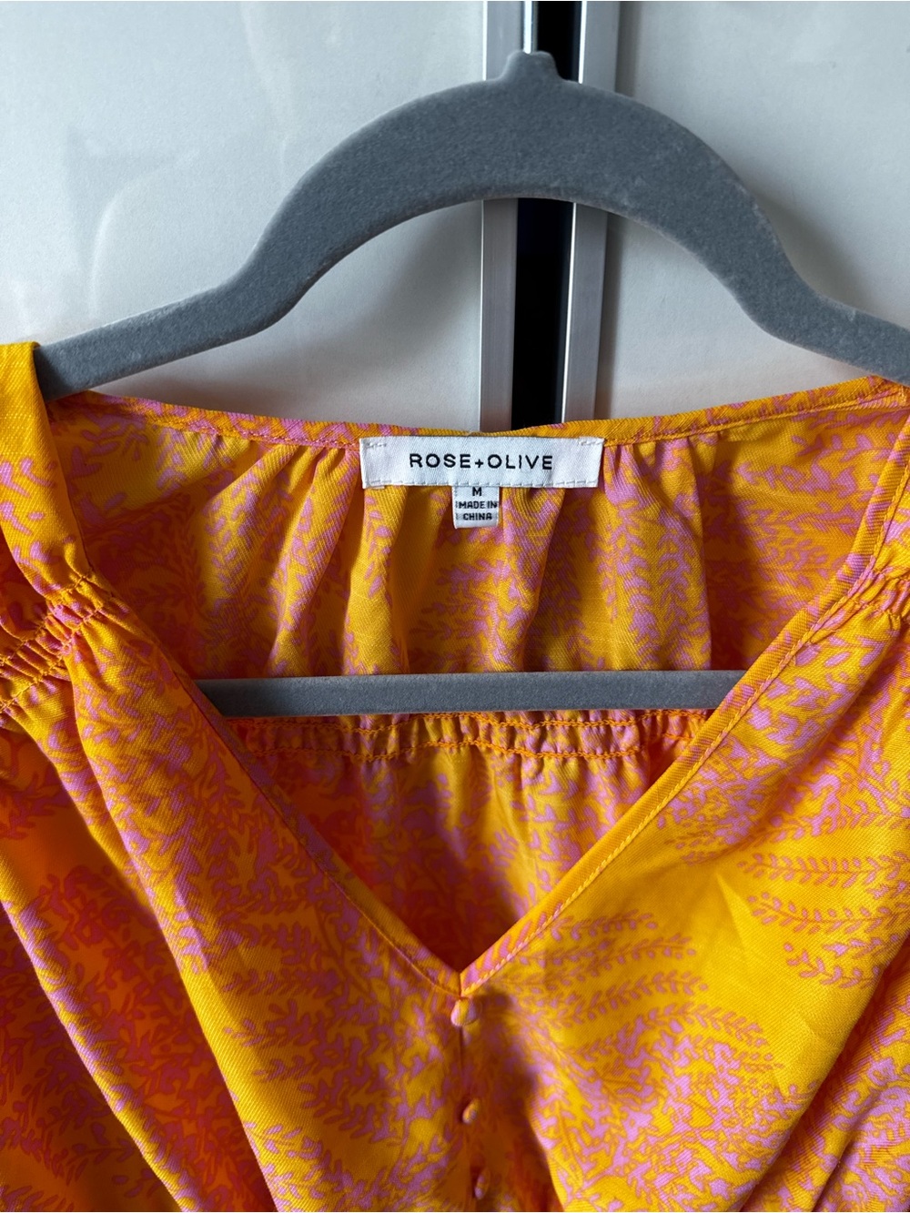 Rose & Olive Orange and Pink V-Neck Smocked Waist Blouse | Medium - Picture 4 of 9